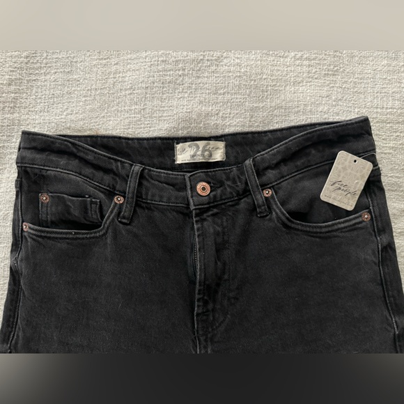 Free People Black Distressed Straight leg Jeans size 26 - Picture 5 of 8